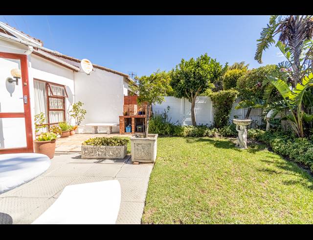 2 BEDROOM TOWNHOUSE FOR SALE IN TABLE VIEW